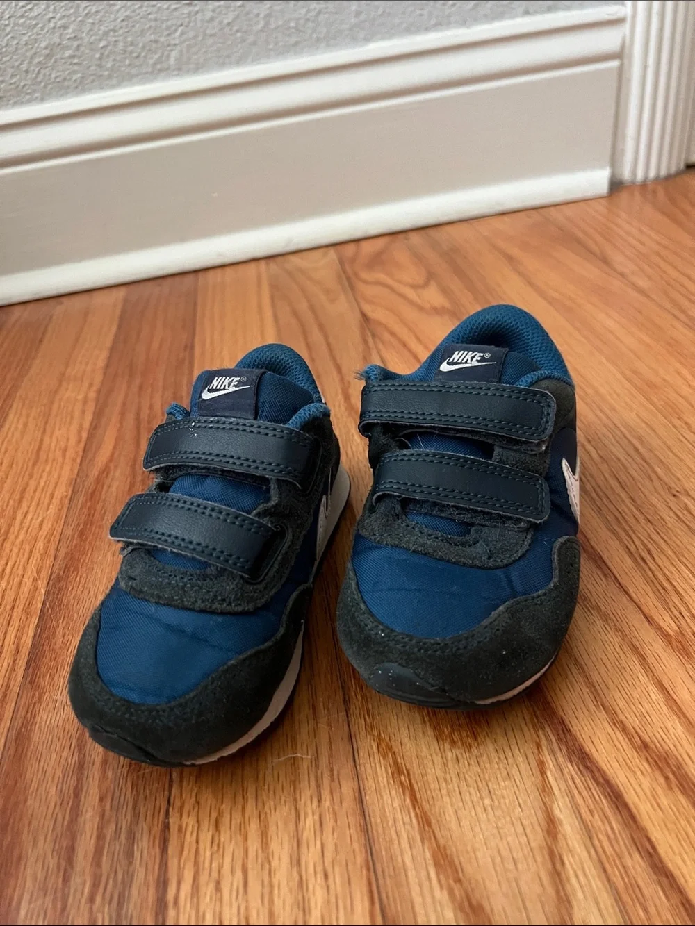 NIKE MD Valiant 8C Toddler Marina Navy Blue Suede Sneakers Shoes CN8560-405
